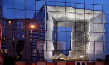 Puzzle 2697 - Réflexion sur verre