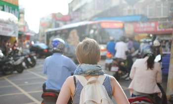 Puzzle 3458 - Foule dans la rue
