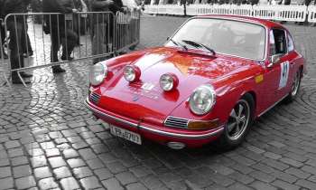 Puzzle 3577 - course de vieille voiture