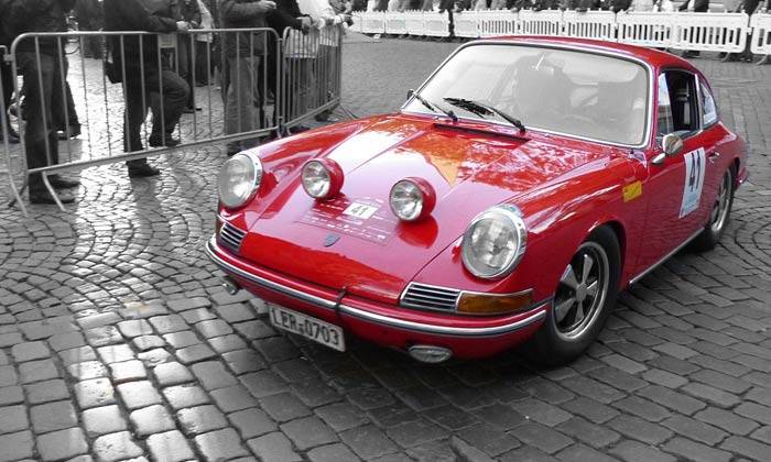 Puzzle course de vieille voiture