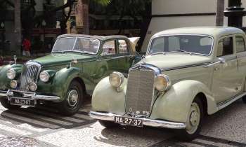 Puzzle 3715 - 2 voitures anciennes
