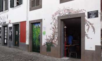 Puzzle 3744 - Bar dans le vieux Funchal