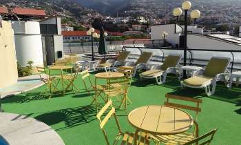 Puzzle 3679 - en terrasse à Madère