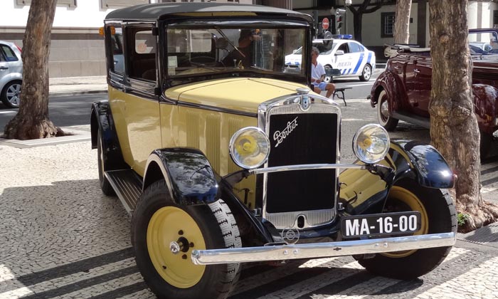 Puzzle Voiture ancienne à Madère
