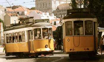 Puzzle 3731 - 2 tramways jaunes