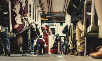 Puzzle 5112 - Assis dans le bus
