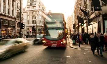 Puzzle 3922 - Bus dans la rue