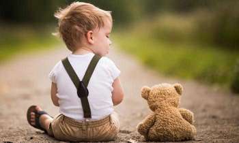 Puzzle 4611 - Enfant avec son nounours