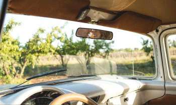 Puzzle 4717 - Conduire une voiture ancienne