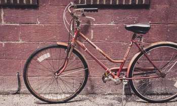 Puzzle 4983 - Vélo contre le mur