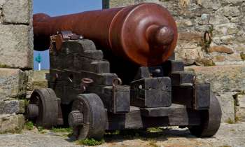 Puzzle 3813 - Vieux canon à Roscoff 