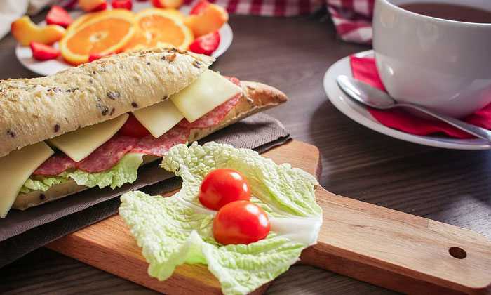 Puzzle Sandwich au salami