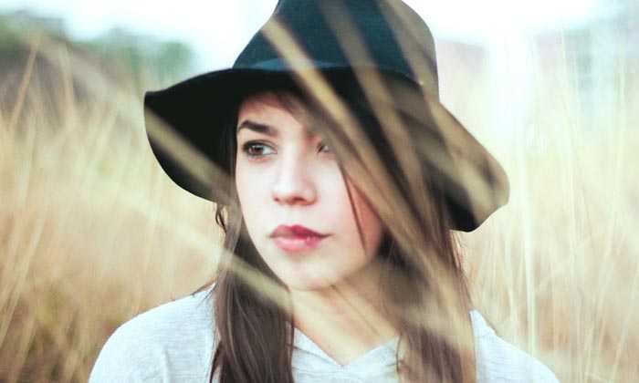 Puzzle Femme au chapeau