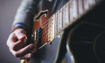 Puzzle 4509 - Leçon de guitare