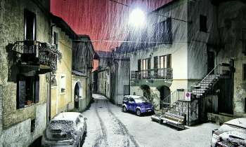 Puzzle 3984 - Ruelle sous la neige