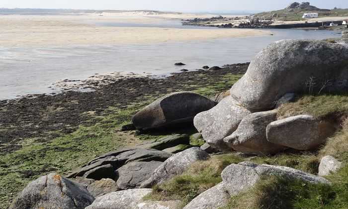 Puzzle Plage et rochers en Bretagne