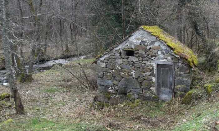 Puzzle Vieille cabane en pierre