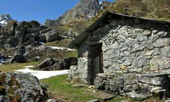Puzzle 5044 - Petit chalet en montagne