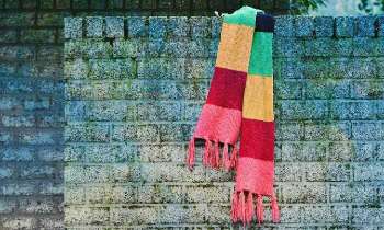 Puzzle 5162 - Echarpe sur un mur