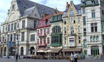 Puzzle 5393 - Une place à Gand (Belgique)
