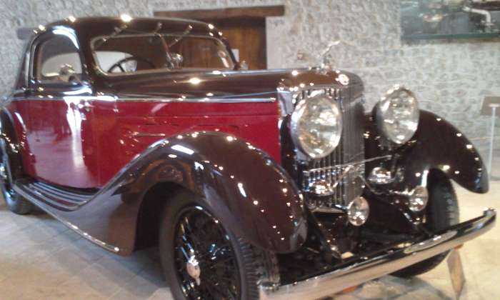 Puzzle expo voitures anciennes
