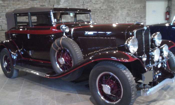 Puzzle expo voitures anciennes