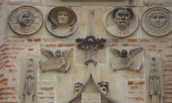 Puzzle Façade