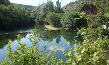 12496 | Rivière - Rivière qui alimente le moulin