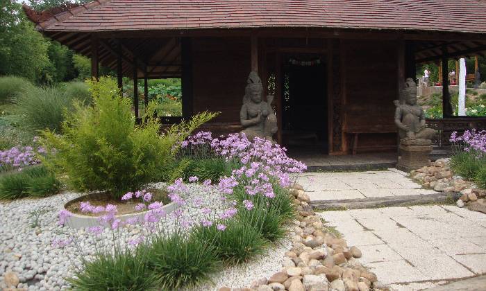 Puzzle Statues