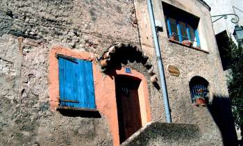 Puzzle 6521 - façade dans Cagnes Mer 06027