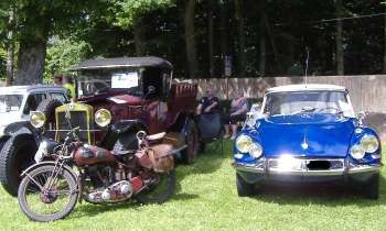 Puzzle 14996 - expo véhicules anciens