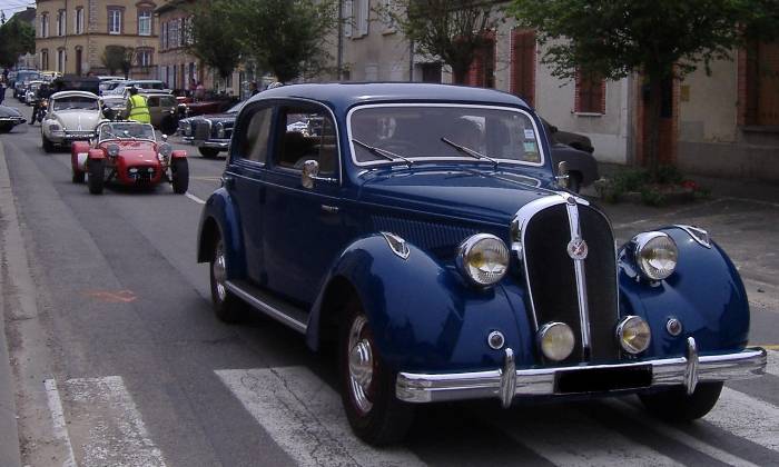 Puzzle défilé véhicules anciens - Véhicules & Transports - Absolu Puzzle