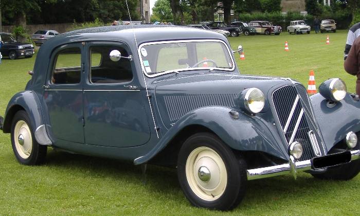 Puzzle exposition véhicules anciens - Véhicules & Motos - Absolu Puzzle