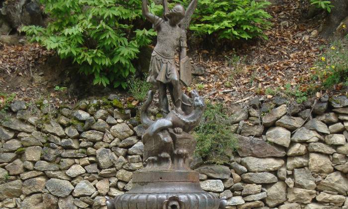 Puzzle Statue