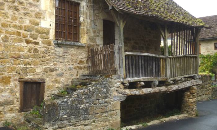 Puzzle façade typique