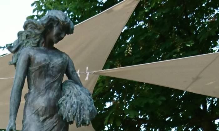 Puzzle Statue