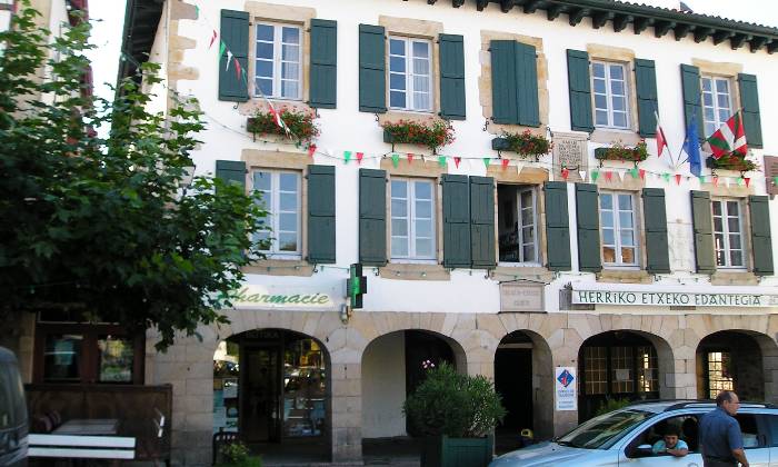 Puzzle Mairie de commune basque