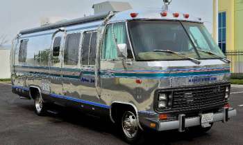Puzzle 8651 - AIRSTREAM CAMPING CAR