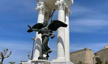 Puzzle 9861 - monument aux morts Calvi