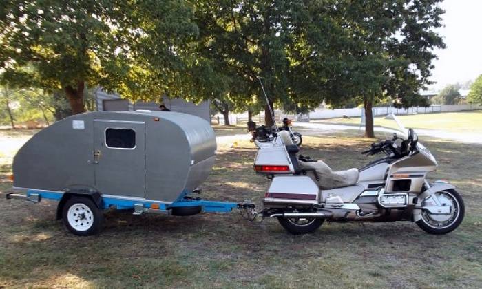 Puzzle 1500 GOLDWING ET CARAVANE