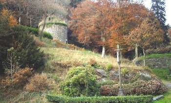 Puzzle 8378 - calvaire et pigeonnier