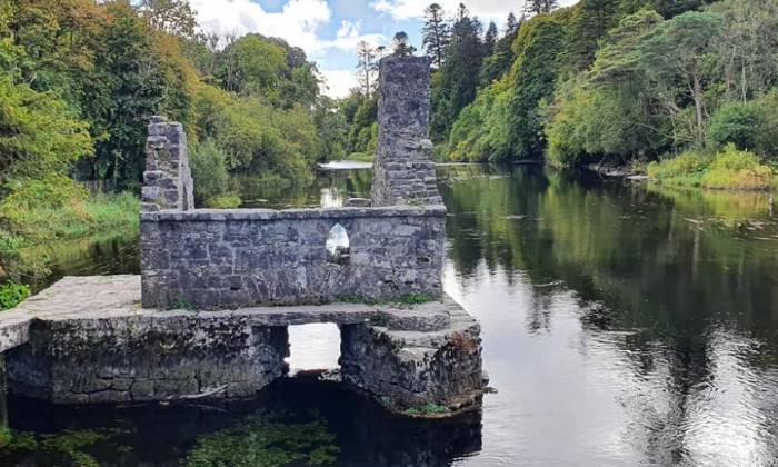 Puzzle ruine sur l'eau