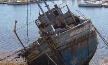 13984 | épave de chalutier - Epave de chalutier à Camaret