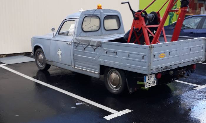 Puzzle Peugeot 403 avec grue - Véhicules & Transports - Absolu Puzzle