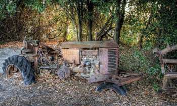 Puzzle 7841 - TRACTEUR ABANDONNÉ