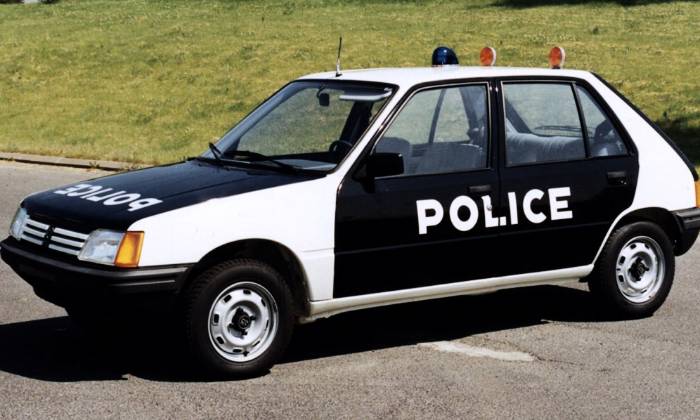 Puzzle 205 PEUGEOT POLICE
