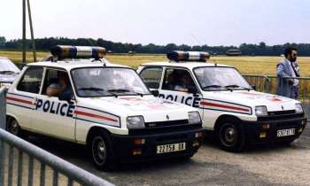 Puzzle 14333 - RENAULT 5 POLICE
