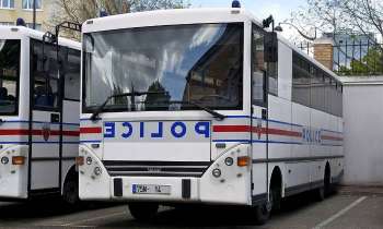 Puzzle 9391 - AUTOBUS POLICE