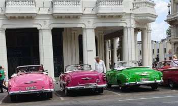 Puzzle 8012 - Voitures dans les rues de cuba