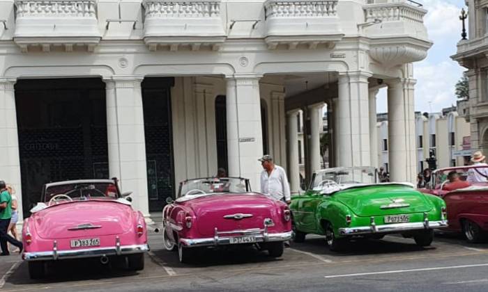 Puzzle Voitures dans les rues de cuba